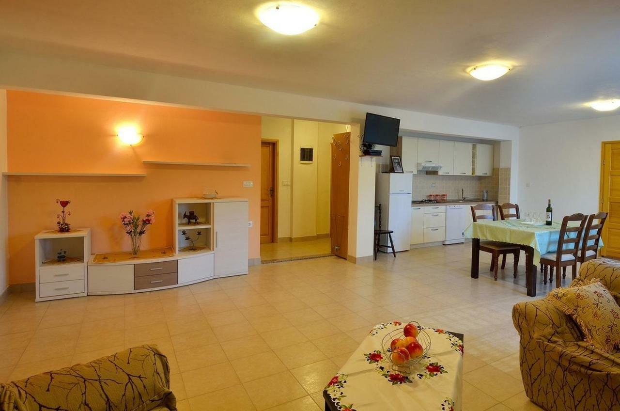 Nada With Private Pool * Buzet